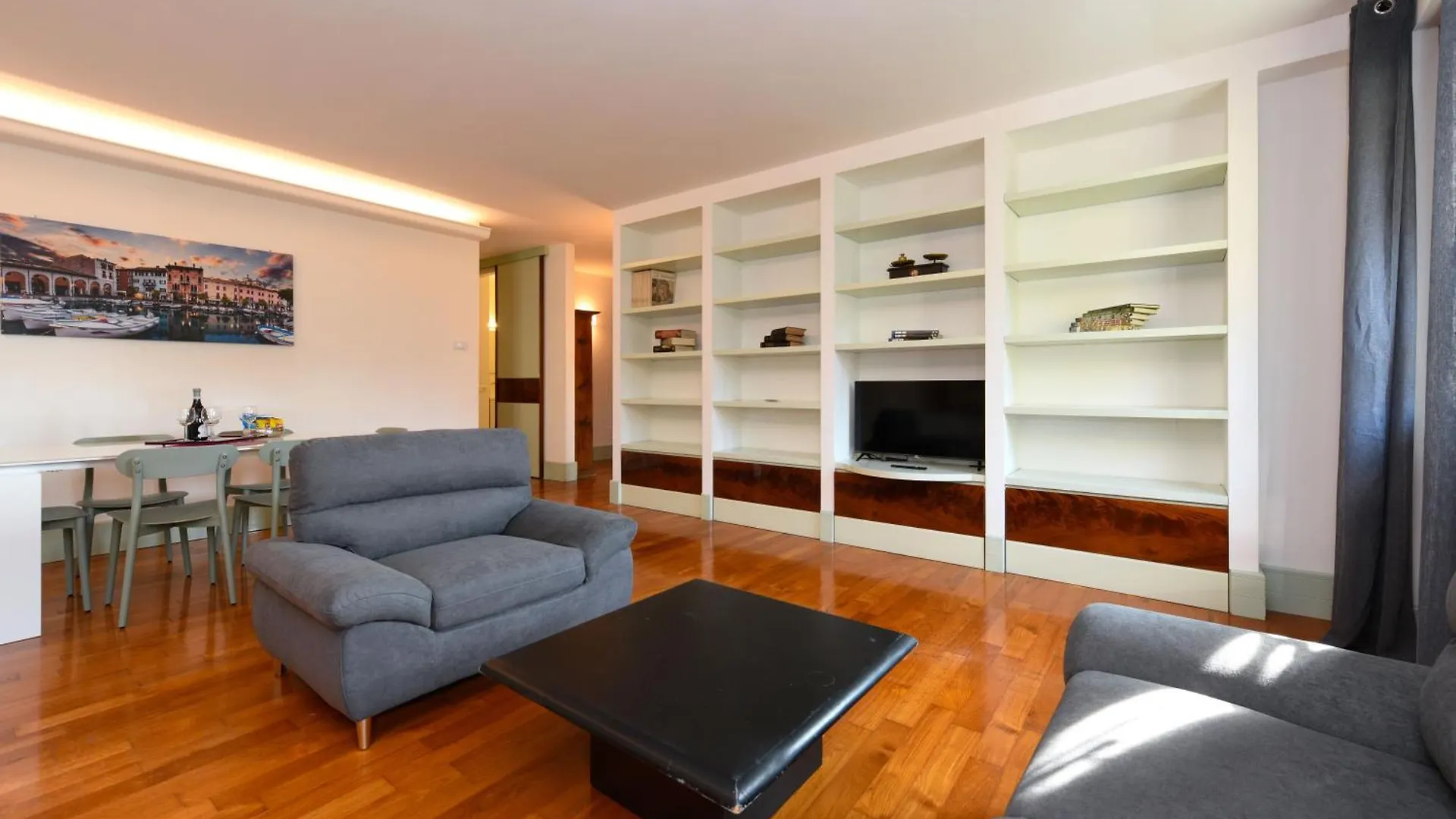 Le Finestre Sugli Ulivi Centro Storico Desenzano Appartement Desenzano del Garda Italië