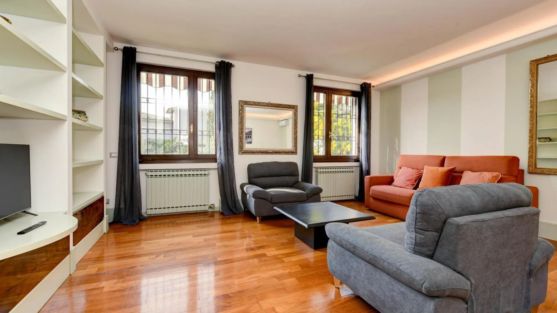 Le Finestre Sugli Ulivi Centro Storico Desenzano Appartement Desenzano del Garda