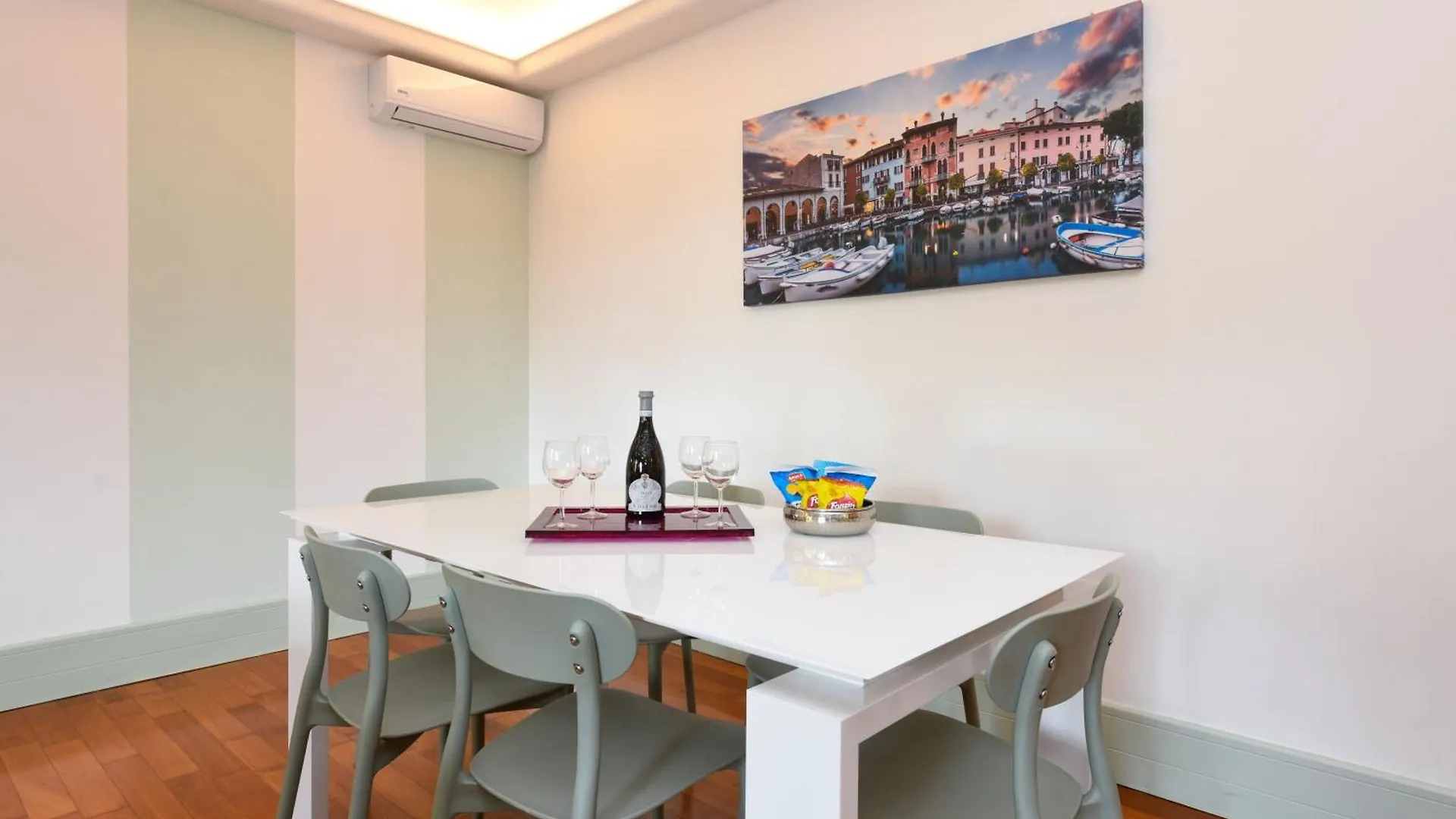 Le Finestre Sugli Ulivi Centro Storico Desenzano Appartement Desenzano del Garda