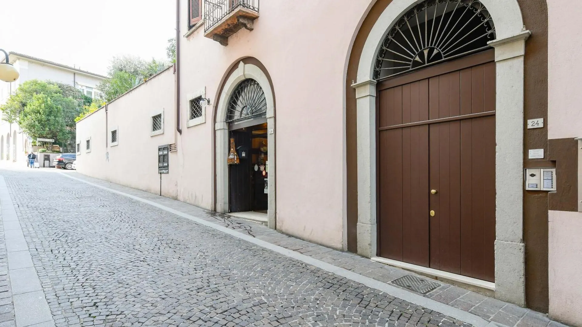 Le Finestre Sugli Ulivi Centro Storico Desenzano Appartement Desenzano del Garda